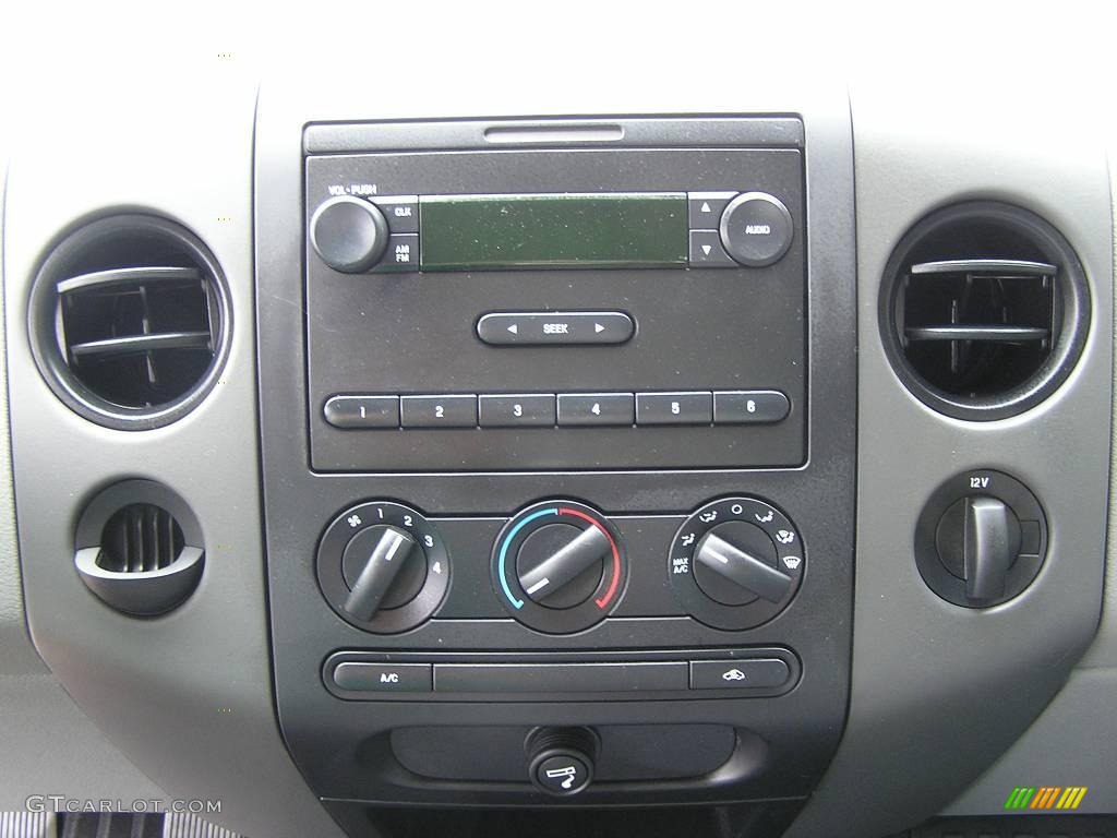 2006 F150 XL SuperCab 4x4 - Oxford White / Medium/Dark Flint photo #11