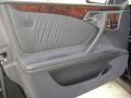 Black - E 320 Sedan Photo No. 21