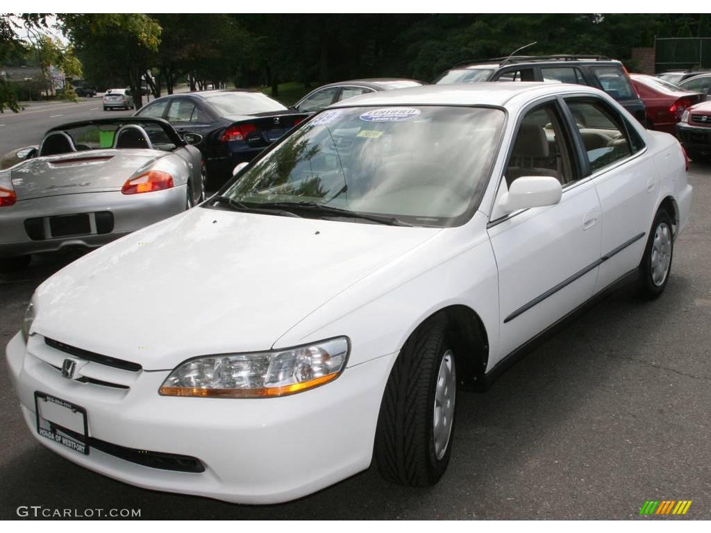 1998 Accord LX Sedan - Taffeta White / Ivory photo #1