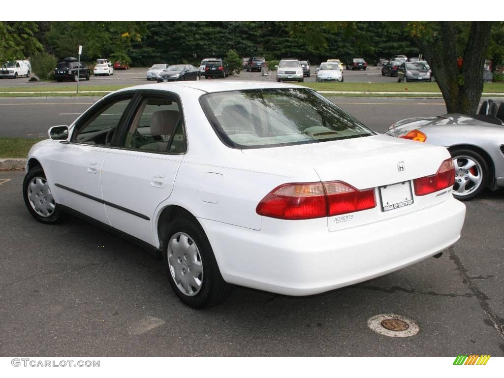 1998 Accord LX Sedan - Taffeta White / Ivory photo #7