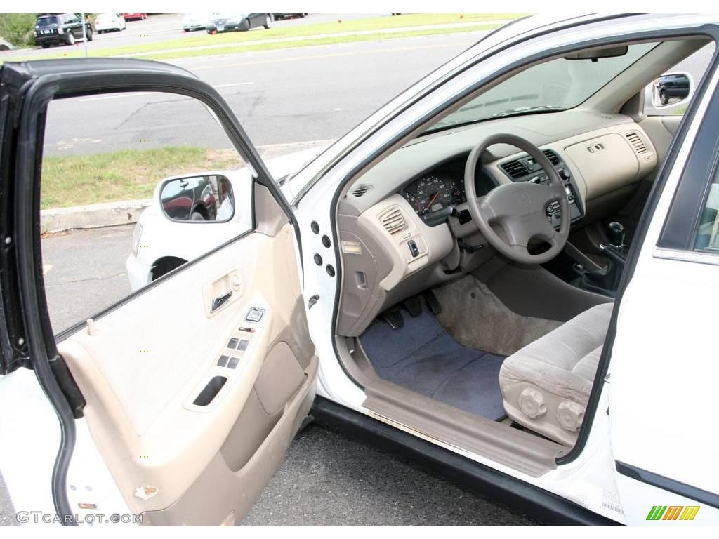1998 Accord LX Sedan - Taffeta White / Ivory photo #9