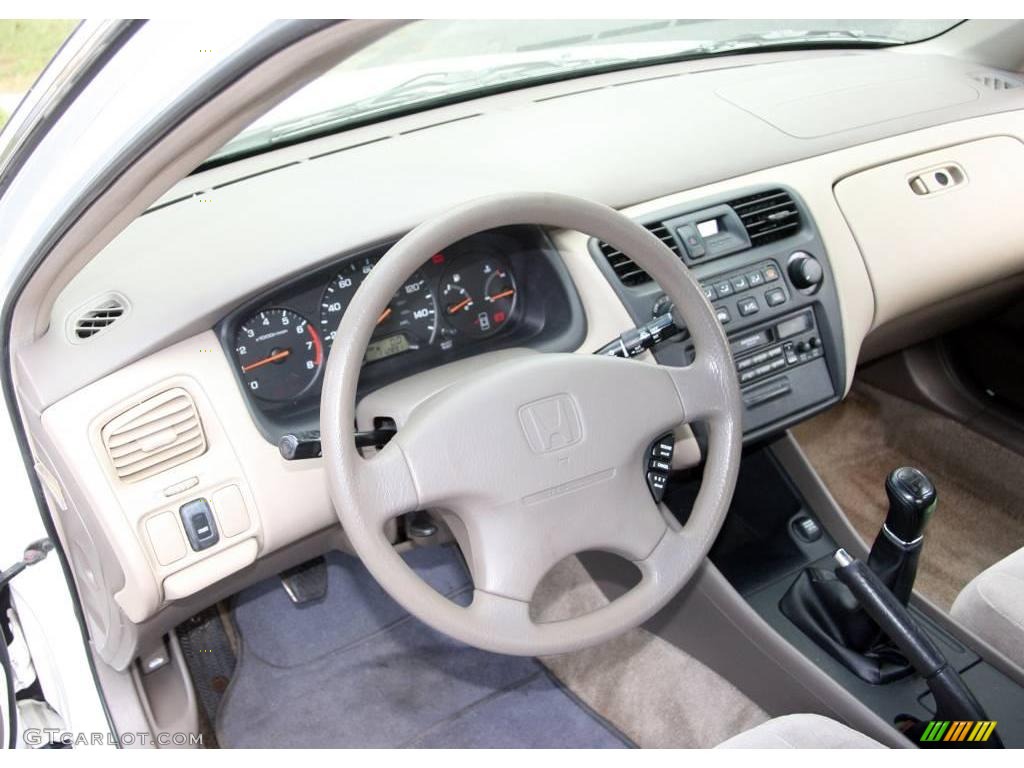 1998 Accord LX Sedan - Taffeta White / Ivory photo #10