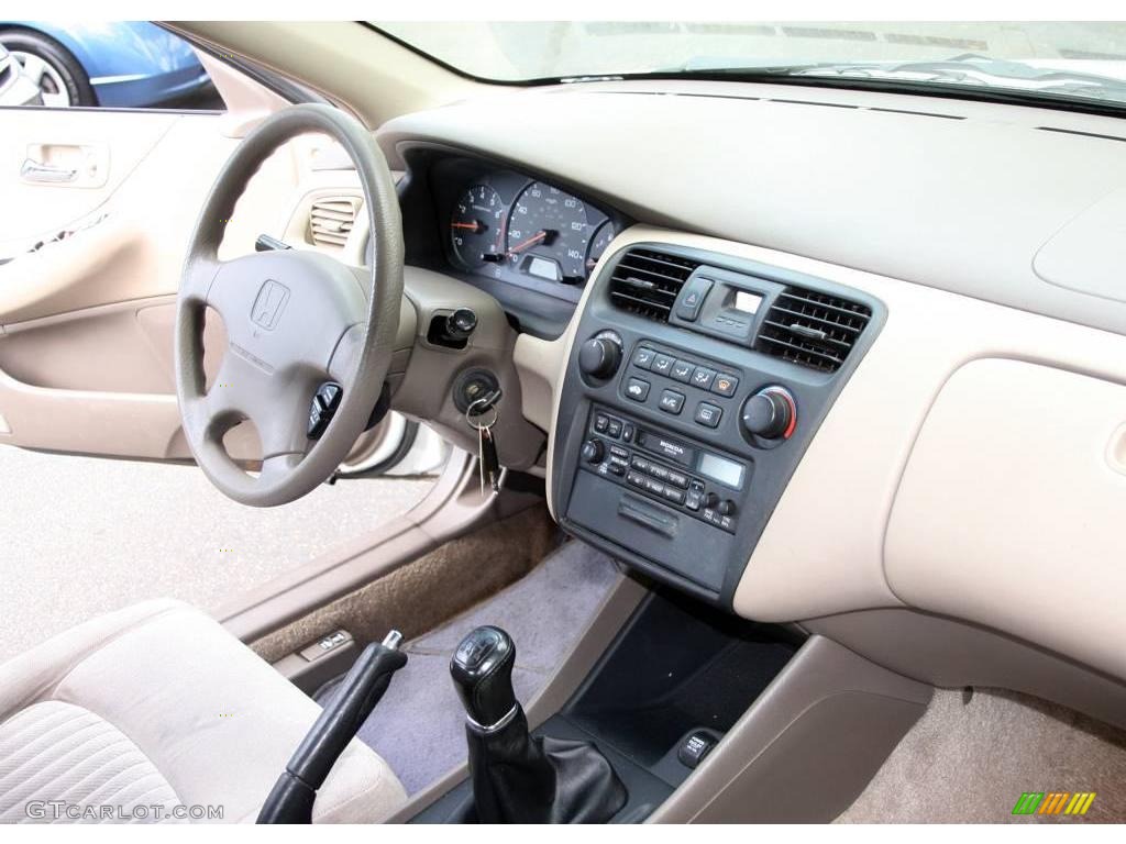 1998 Accord LX Sedan - Taffeta White / Ivory photo #11