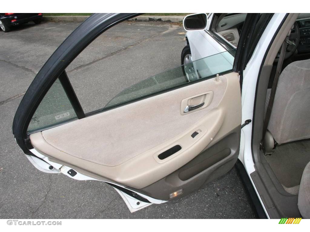 1998 Accord LX Sedan - Taffeta White / Ivory photo #16