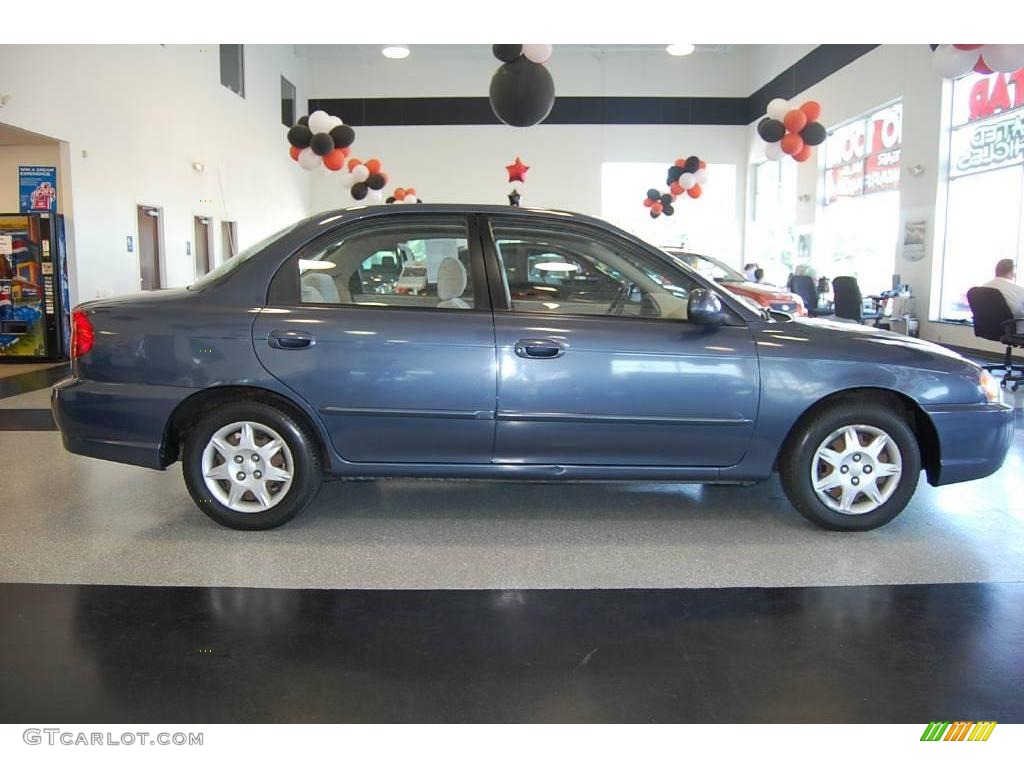 2002 Spectra LS Sedan - Slate Blue / Beige photo #8