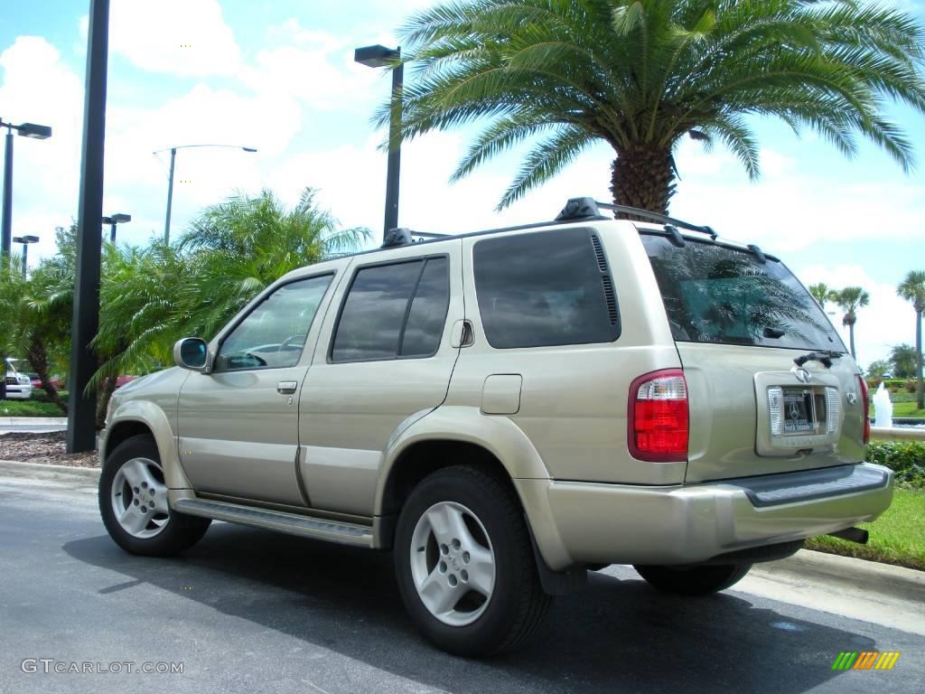 2002 QX4 4x4 - Golden Sand Metallic / Stone Beige photo #8