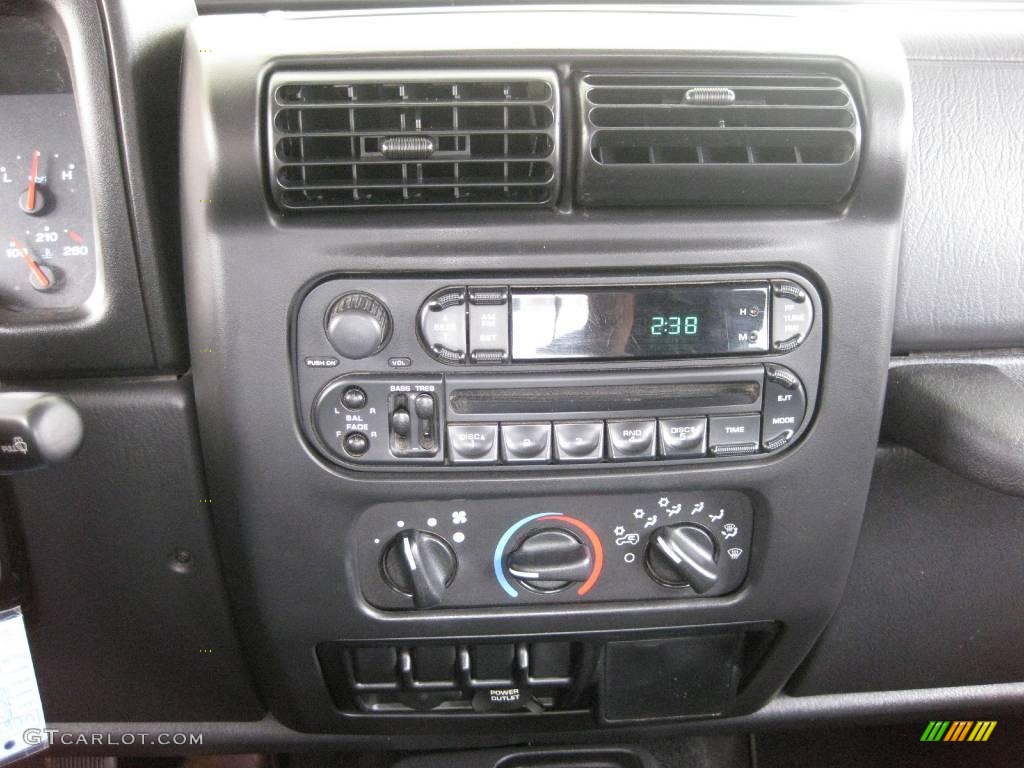 2004 Wrangler X 4x4 - Black / Dark Slate Gray photo #8