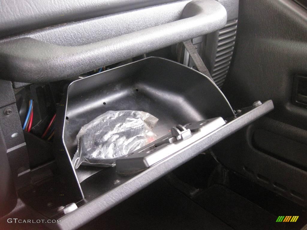 2004 Wrangler X 4x4 - Black / Dark Slate Gray photo #13