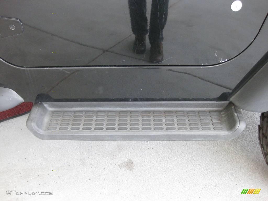 2004 Wrangler X 4x4 - Black / Dark Slate Gray photo #15