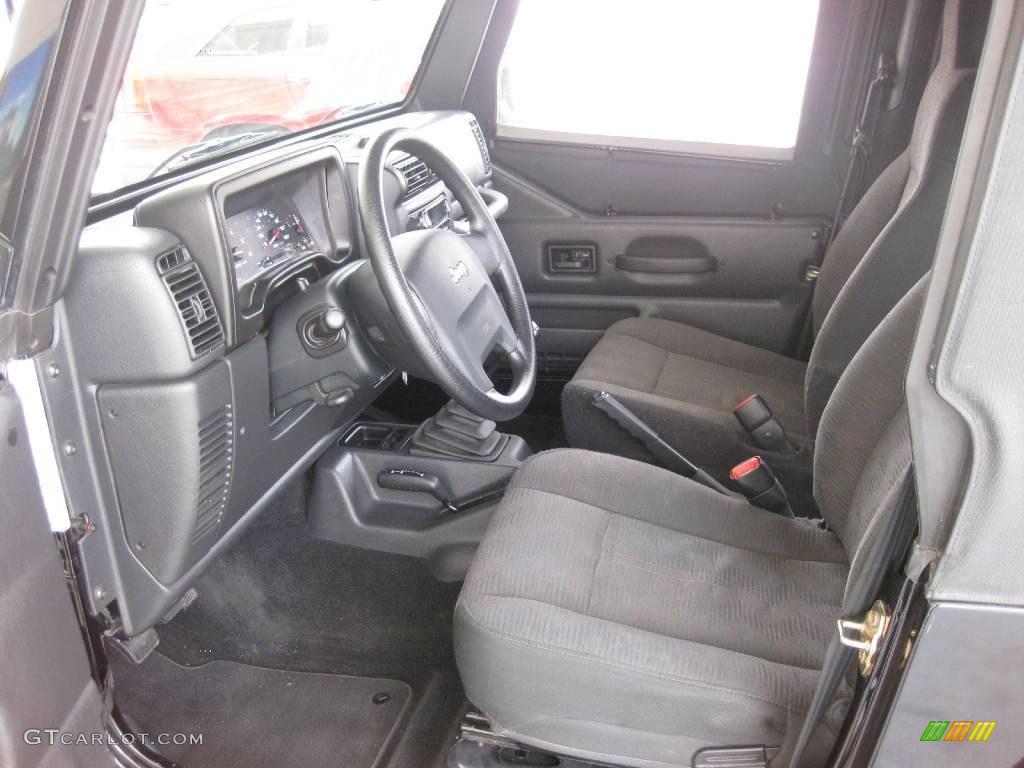 2004 Wrangler X 4x4 - Black / Dark Slate Gray photo #17
