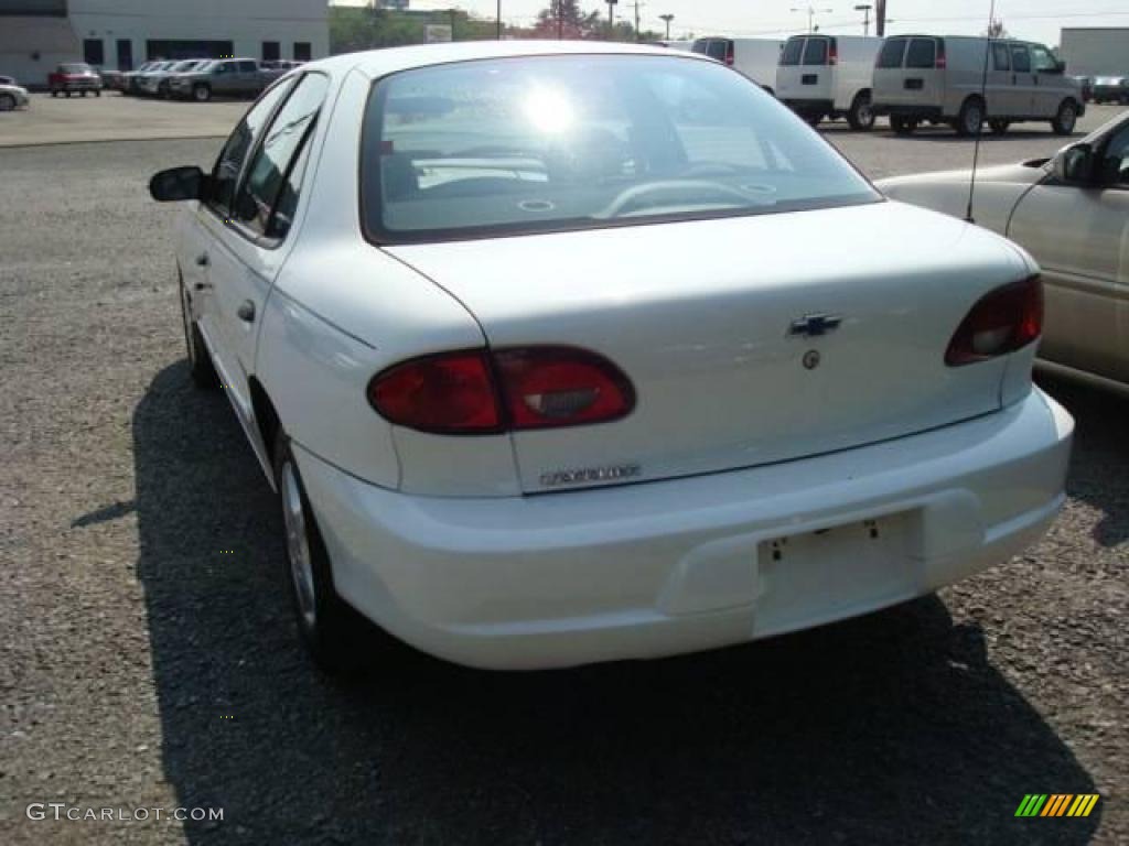 2002 Cavalier Sedan - Bright White / Graphite photo #4
