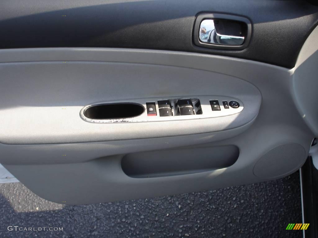 2005 Cobalt LS Sedan - Summit White / Gray photo #7