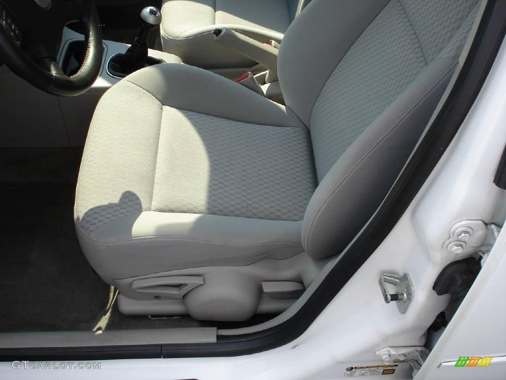 2005 Cobalt LS Sedan - Summit White / Gray photo #8