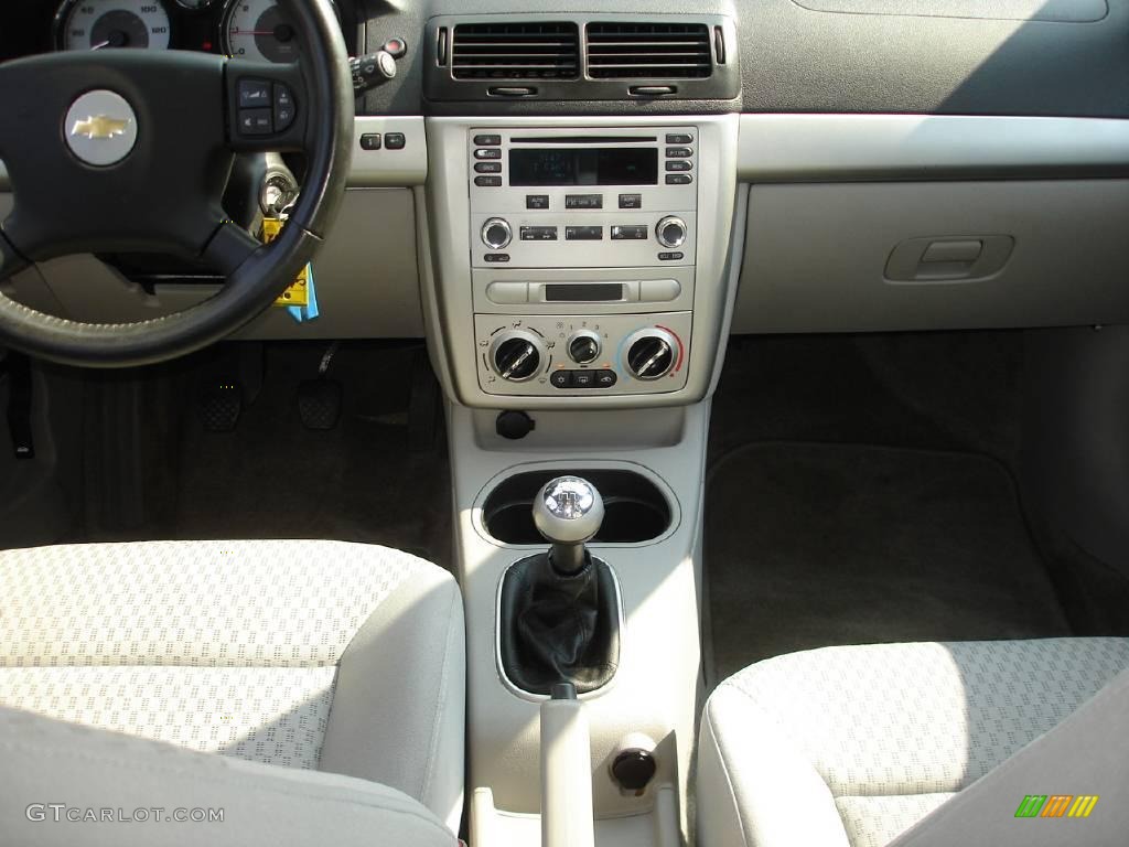 2005 Cobalt LS Sedan - Summit White / Gray photo #12