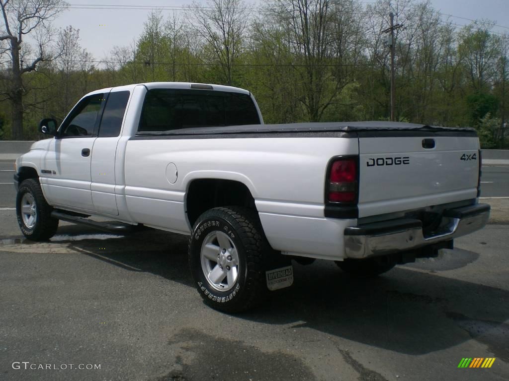 2001 Ram 1500 ST Club Cab 4x4 - Bright White / Agate photo #5