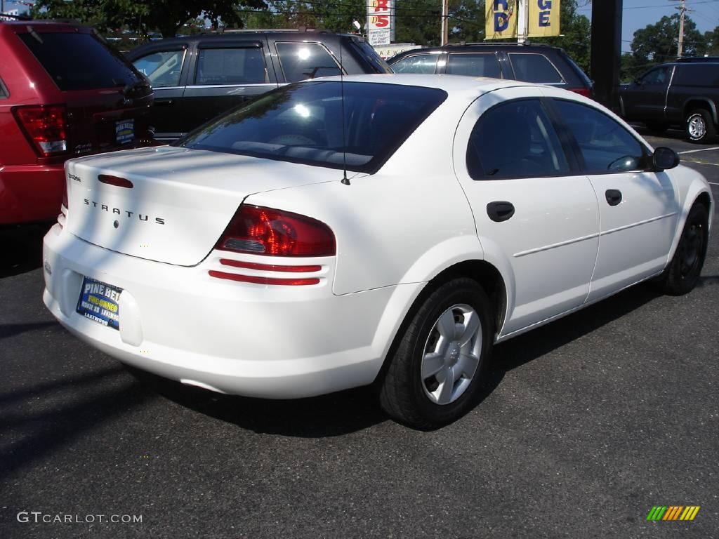 2004 Stratus SE Sedan - Stone White / Dark Slate Gray photo #4