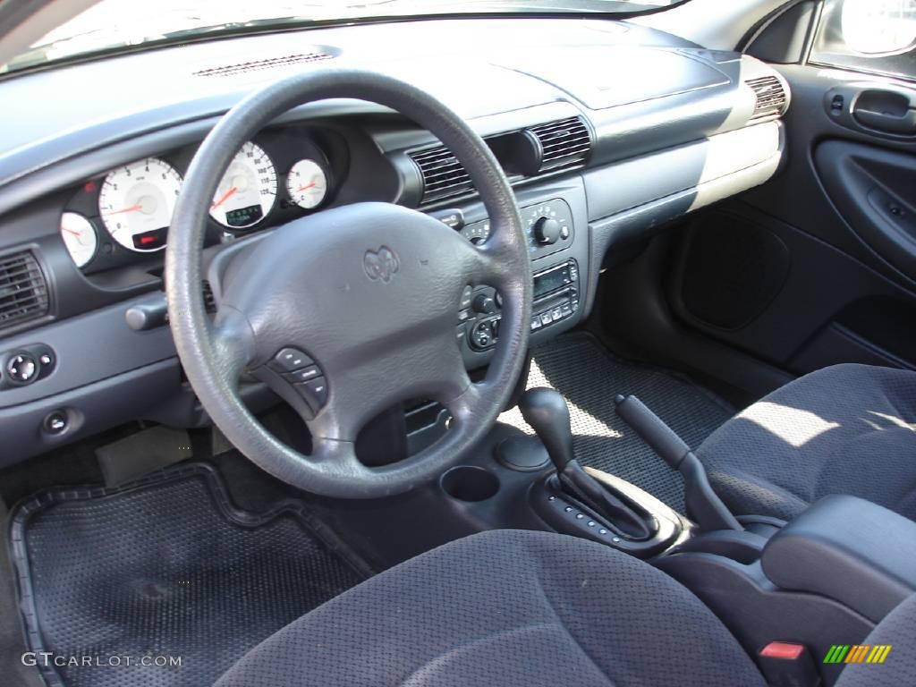 2004 Stratus SE Sedan - Stone White / Dark Slate Gray photo #9