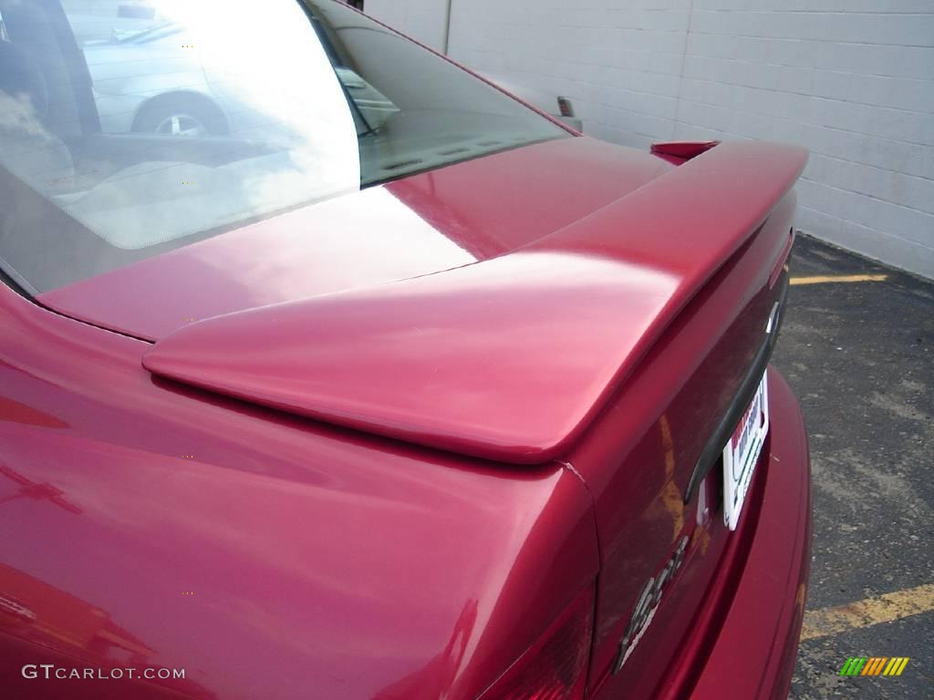 2001 Focus SE Sedan - Sangria Red Metallic / Medium Graphite Grey photo #30