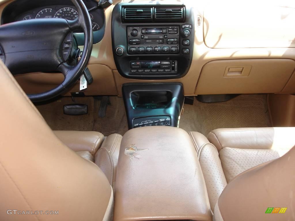 1996 Explorer Eddie Bauer 4x4 - Oxford White / Beige photo #13