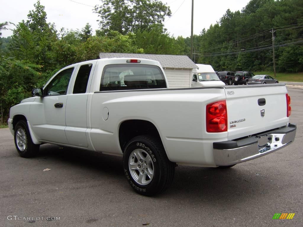 2006 Dakota SLT Club Cab - Bright White / Medium Slate Gray photo #1