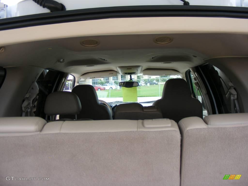 2003 Expedition Eddie Bauer - Oxford White / Medium Parchment photo #28