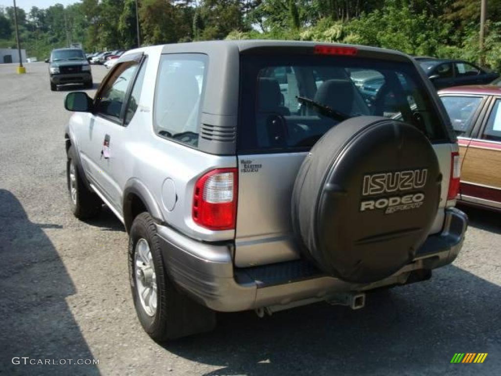 2001 Rodeo Sport S 4WD - Bright Silver Metallic / Gray photo #4