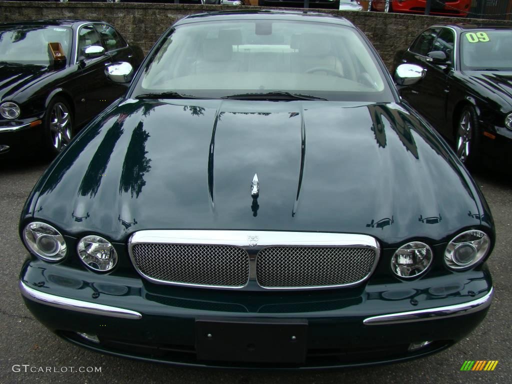 2007 XJ XJ8 L - British Racing Green / Champagne photo #2