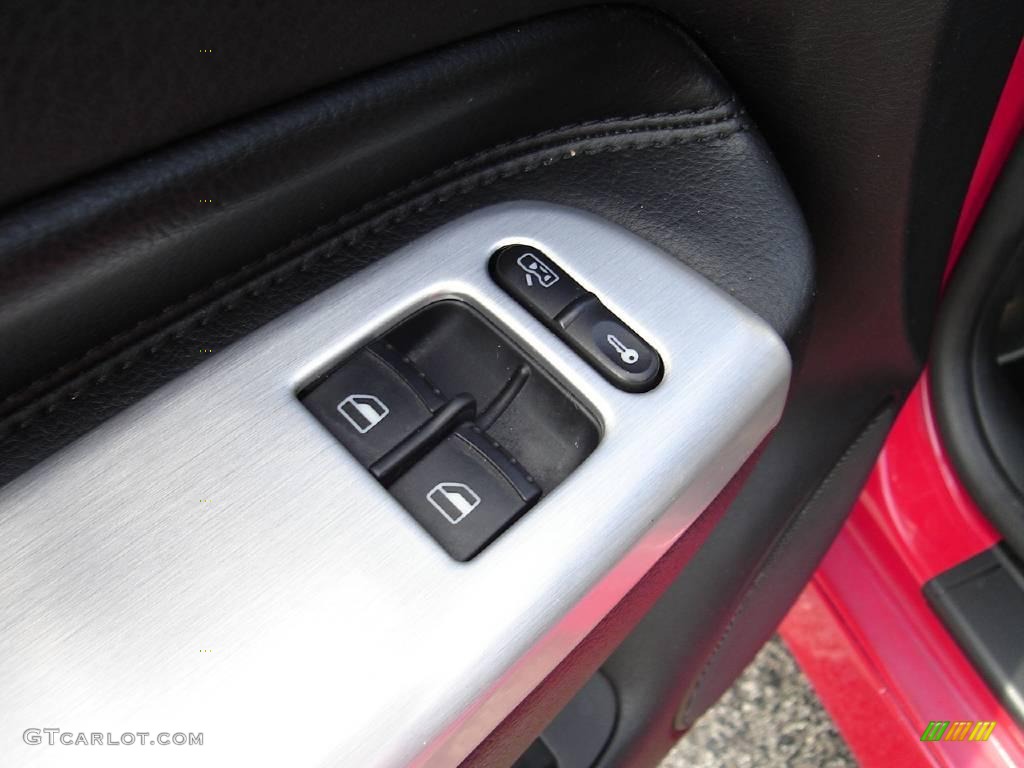 2004 R32  - Tornado Red / Anthracite/Black photo #20