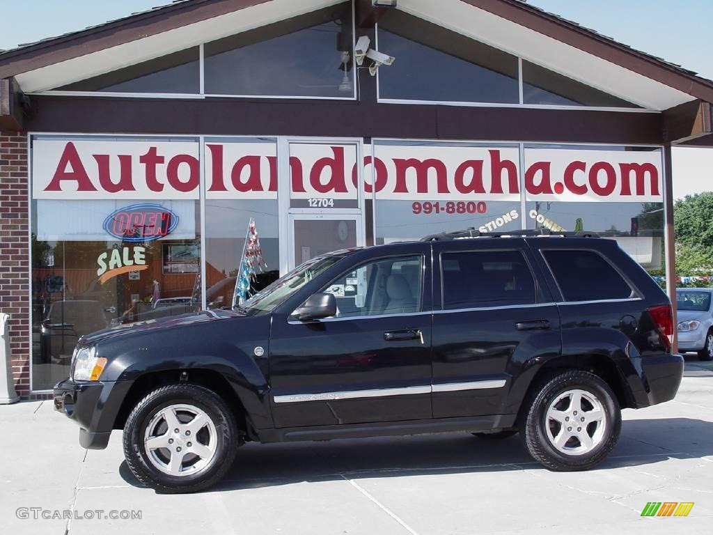 2005 Grand Cherokee Limited 4x4 - Brilliant Black Crystal Pearl / Dark Khaki/Light Graystone photo #1