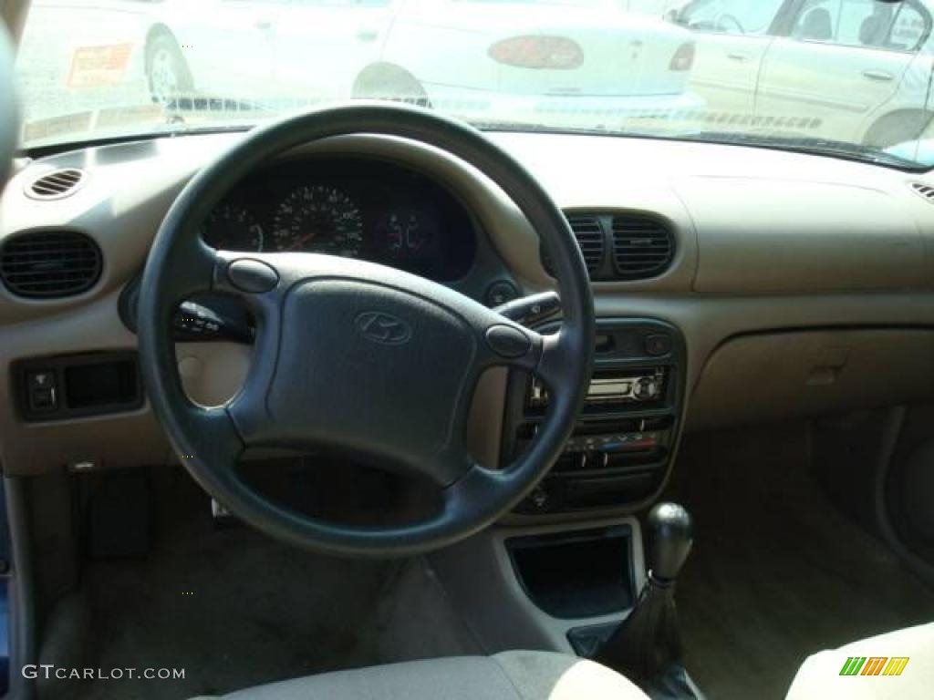 1999 Accent GL Sedan - Cape Blue / Beige photo #10