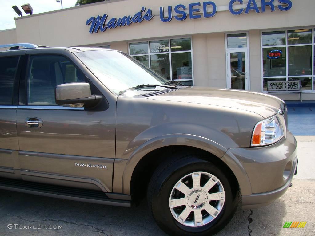 2003 Navigator Luxury - Mineral Grey Metallic / Black photo #24