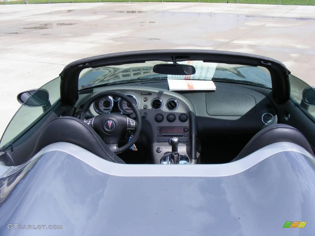 2007 Solstice Roadster - Sly Gray / Ebony photo #36