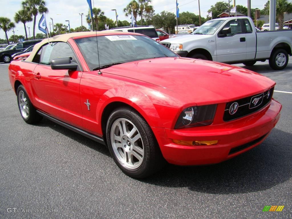 2006 Mustang V6 Premium Convertible - Torch Red / Light Parchment photo #4