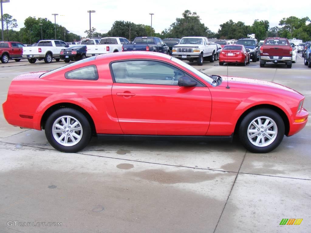 2006 Mustang V6 Premium Coupe - Torch Red / Light Parchment photo #2