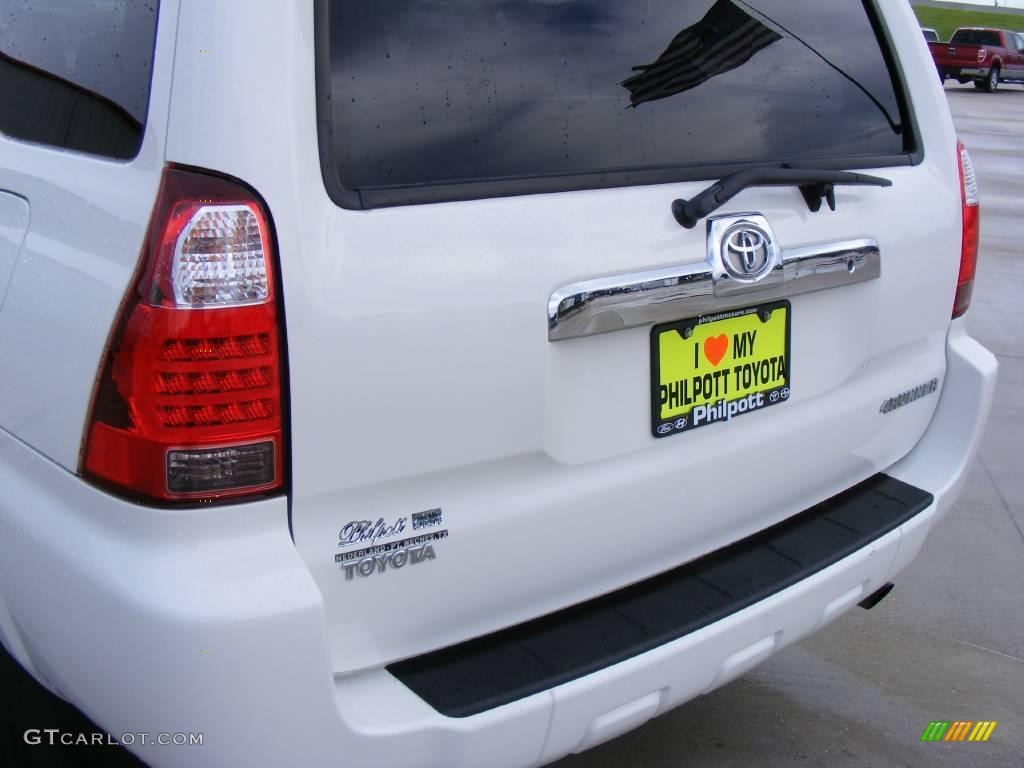 2006 4Runner SR5 4x4 - Natural White / Taupe photo #21