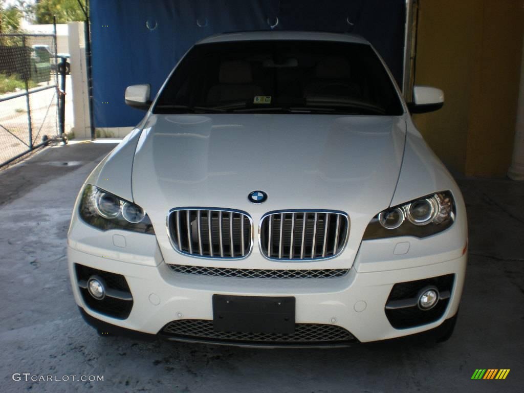 Alpine White BMW X6