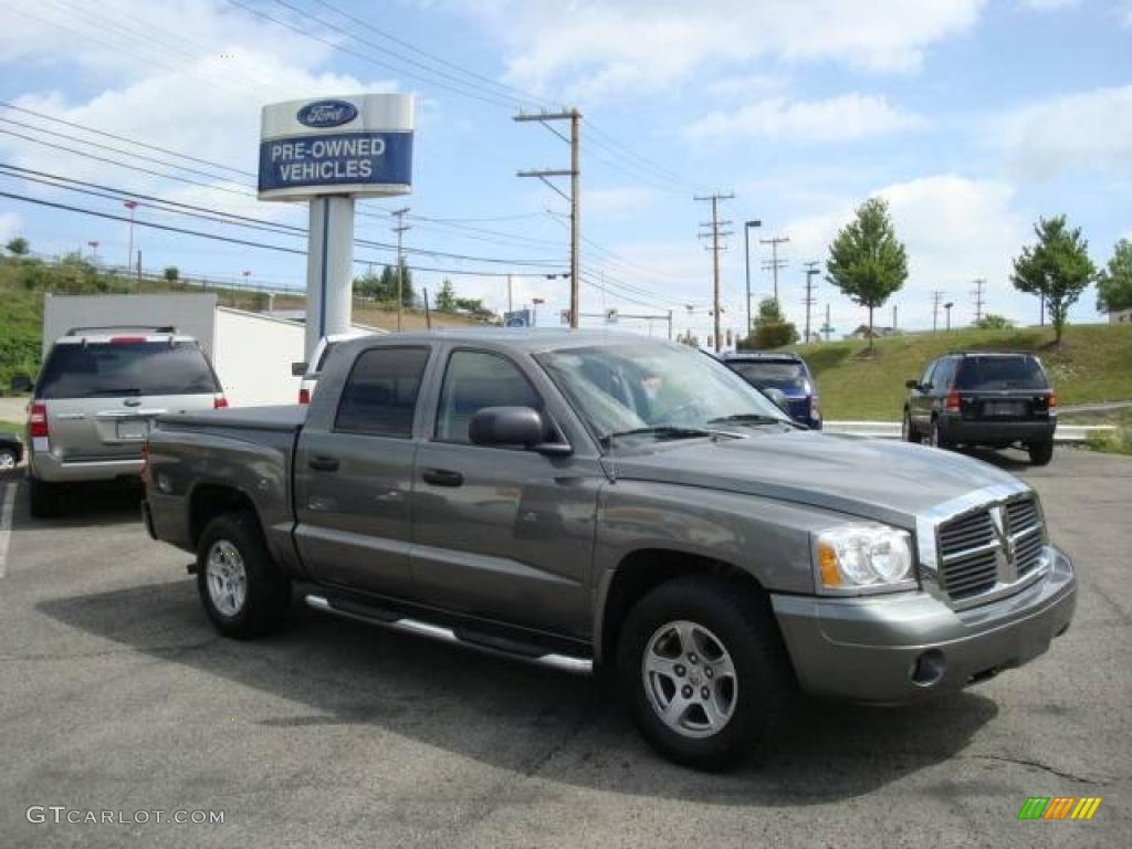 2007 Dakota SLT Quad Cab 4x4 - Mineral Gray Metallic / Medium Slate Gray photo #1