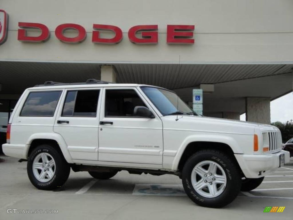 2001 Cherokee Classic 4x4 - Stone White / Agate photo #2