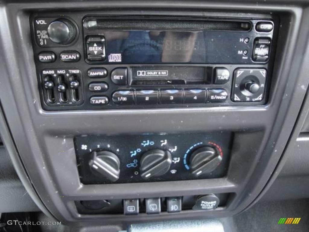 2001 Cherokee Classic 4x4 - Stone White / Agate photo #20