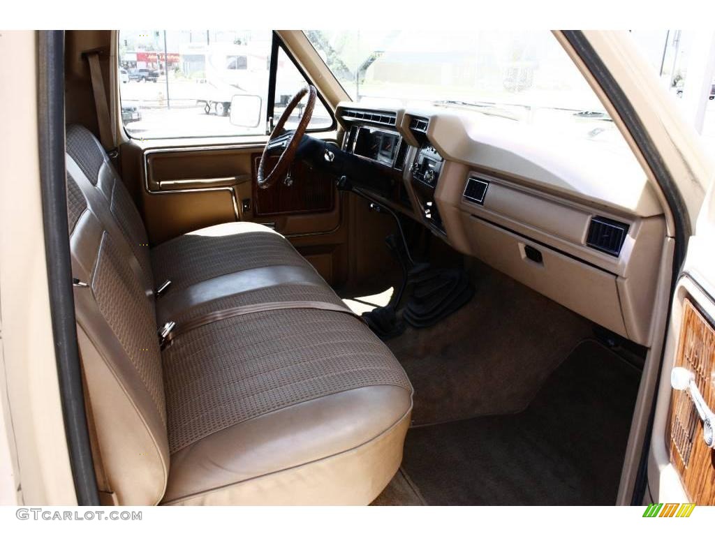 1983 F350 XLT Regular Cab 4x4 - Desert Tan / Brown/Tan photo #7