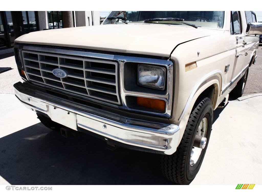 1983 F350 XLT Regular Cab 4x4 - Desert Tan / Brown/Tan photo #8