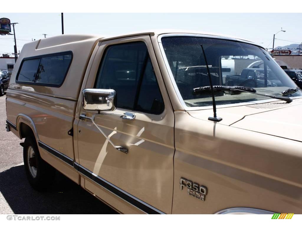 1983 F350 XLT Regular Cab 4x4 - Desert Tan / Brown/Tan photo #9