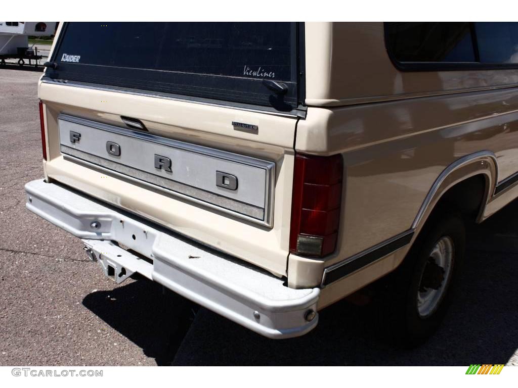 1983 F350 XLT Regular Cab 4x4 - Desert Tan / Brown/Tan photo #10