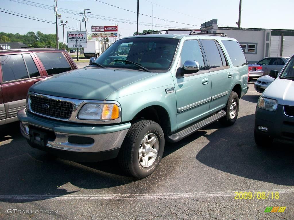 Vermont Green Metallic Ford Expedition