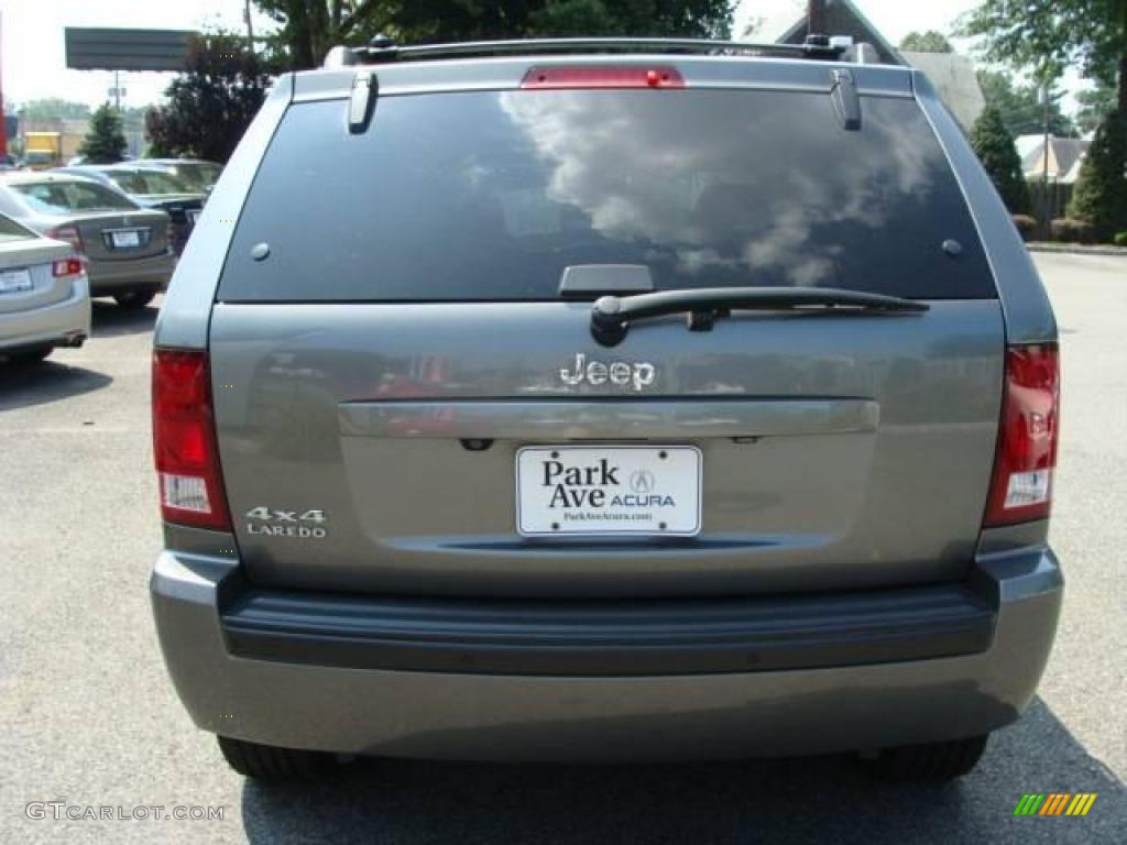 2007 Grand Cherokee Laredo 4x4 - Mineral Gray Metallic / Medium Slate Gray photo #5