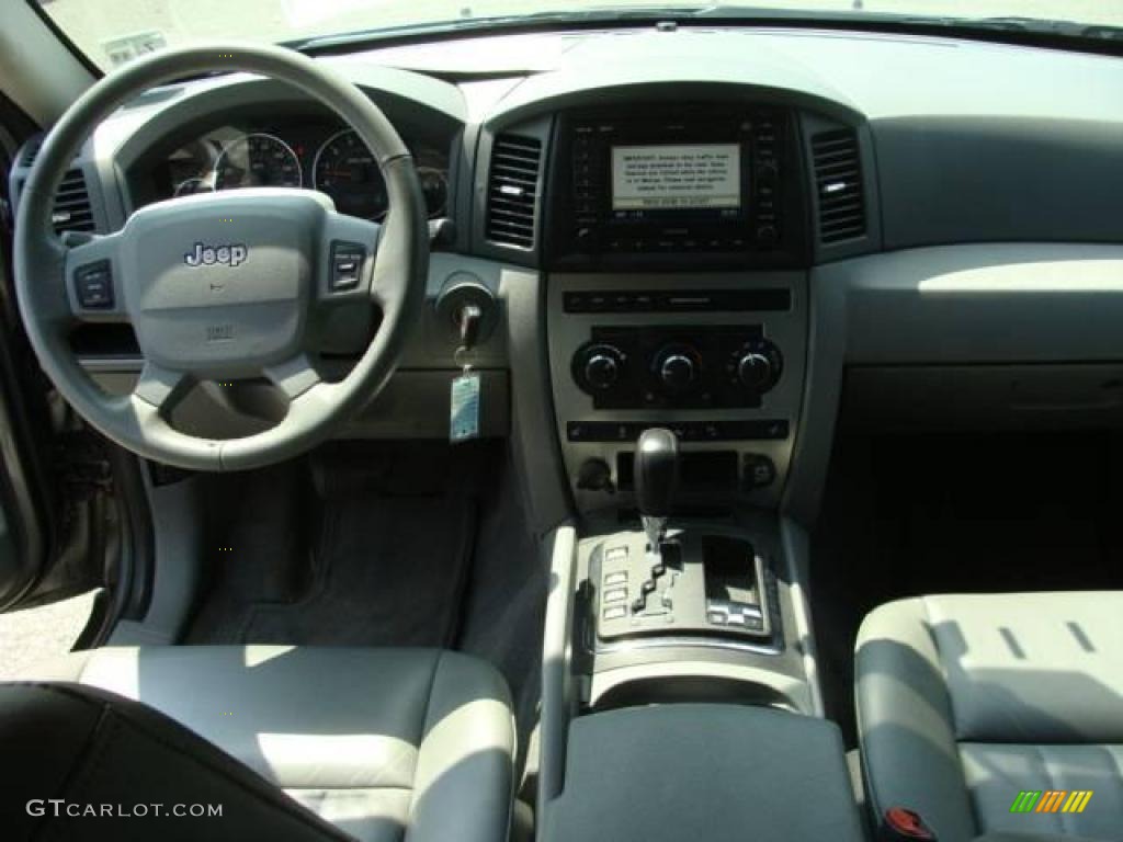 2007 Grand Cherokee Laredo 4x4 - Mineral Gray Metallic / Medium Slate Gray photo #10