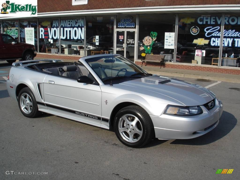 2002 Mustang V6 Convertible - Satin Silver Metallic / Medium Graphite photo #1