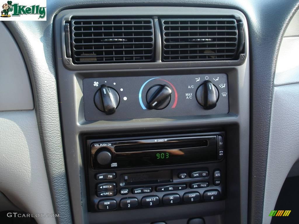 2002 Mustang V6 Convertible - Satin Silver Metallic / Medium Graphite photo #17