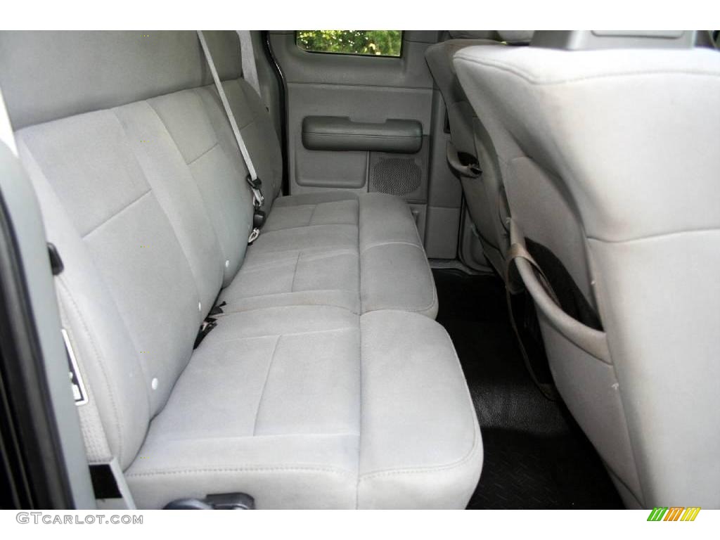 2004 F150 STX SuperCab 4x4 - Black / Medium Graphite photo #52