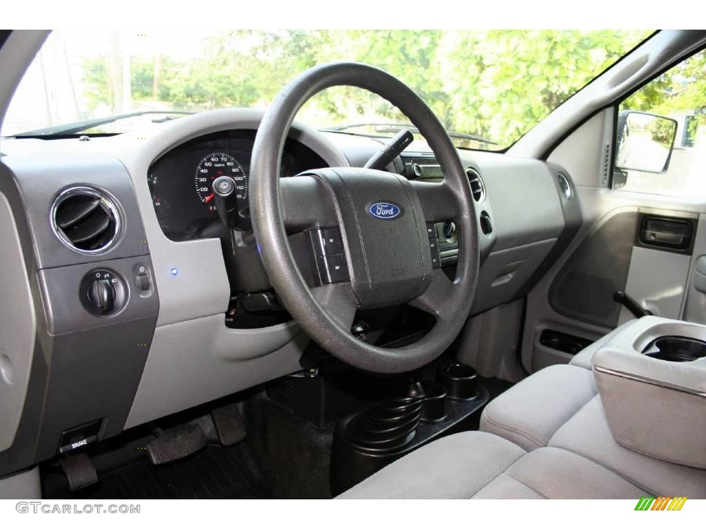 2004 F150 STX SuperCab 4x4 - Black / Medium Graphite photo #55